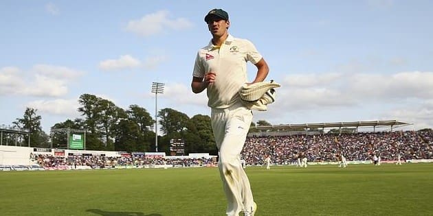 Starc leaves the field