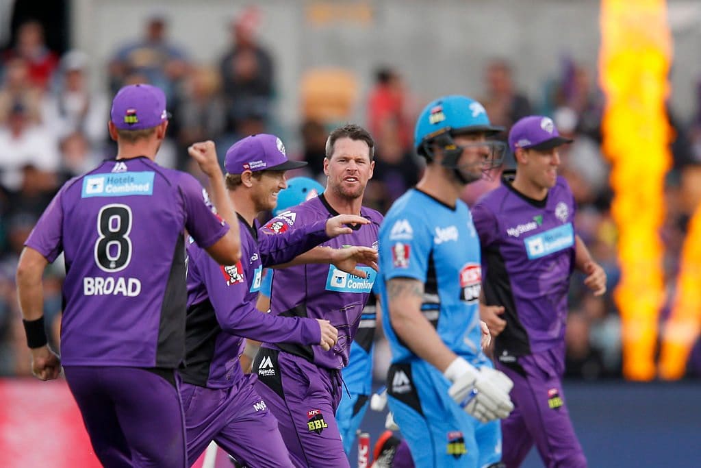 Big Bash League – Hurricanes v Strikers