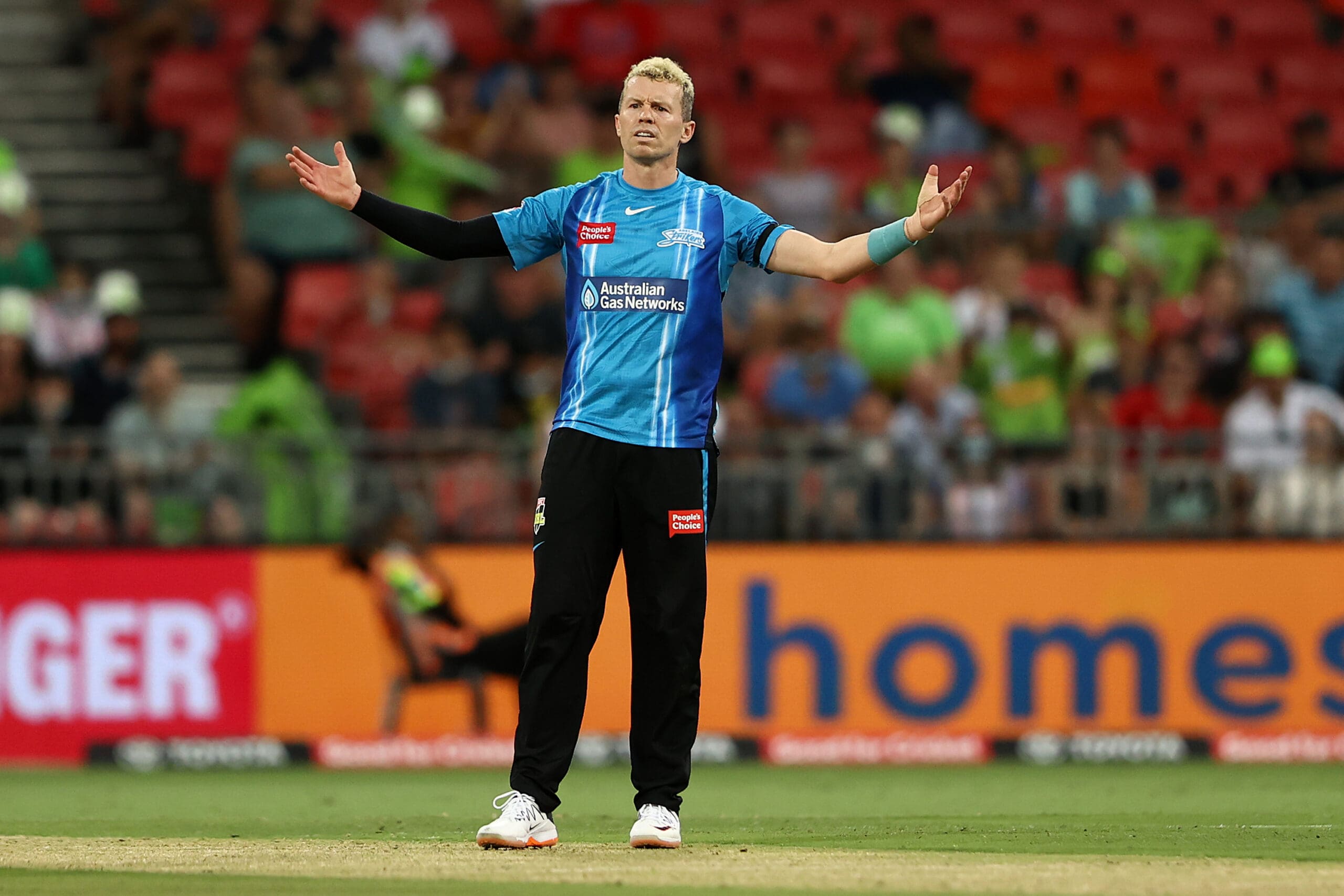 BBL – Thunder v Strikers