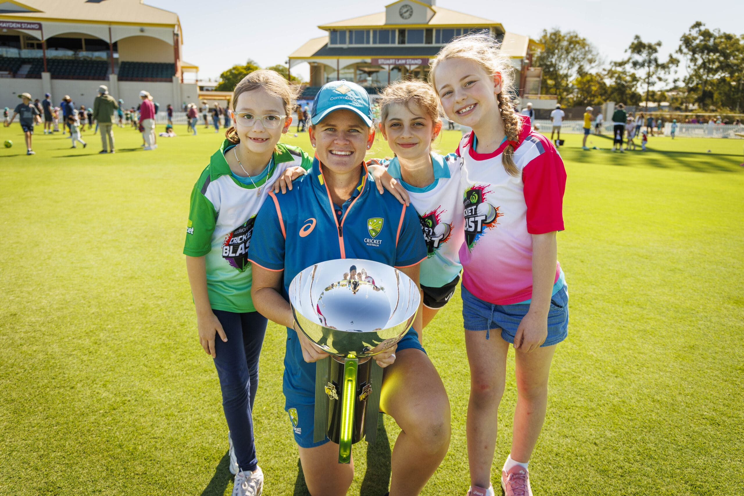 Usman Khawaja and Jess Jonassen